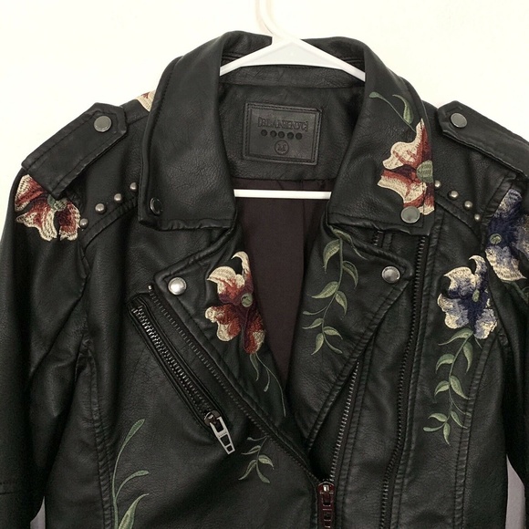 BLANKNYC Black Floral Faux Leather Moto Jacket - Picture 6 of 12
